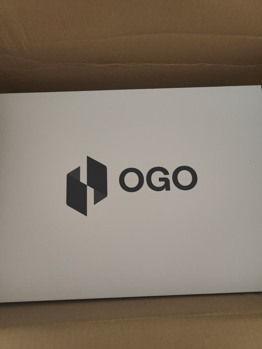 De doos van de OneSight 1200p, net uit de verzenddoos