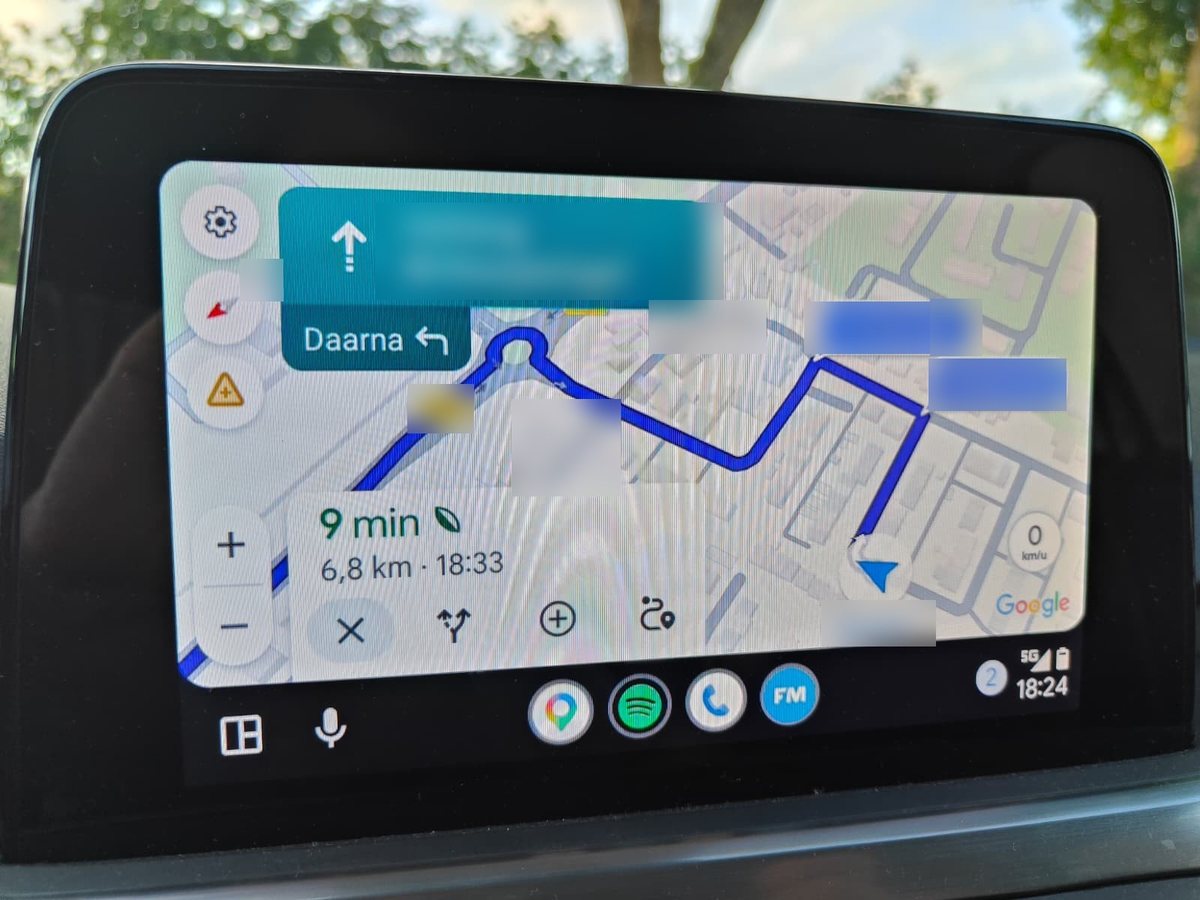 Google Maps navigatie via de Ottocast Mini Pico op het autoscherm