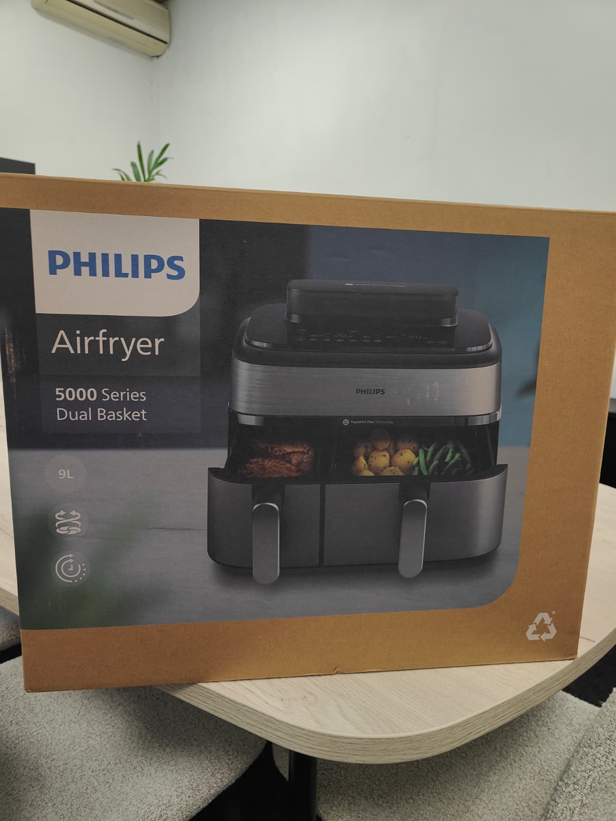 Doos van de Philips Airfryer 5000 Series Dual Basket met 9 liter