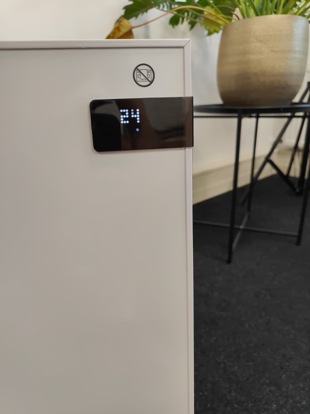 Display van de VH Superia V3 met de temperatuur op 24 graden